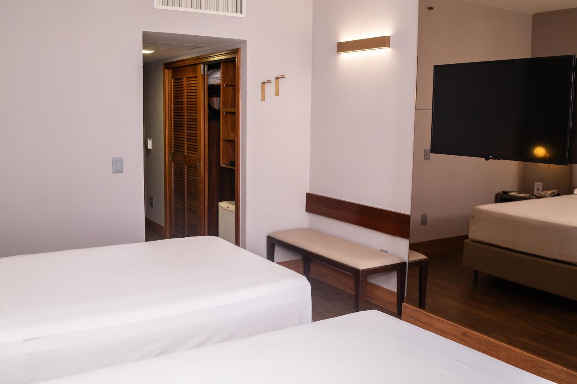 Ouro Minas Hotel Belo Horizonte, Dolce By Wyndham Buitenkant foto A room at the hotel