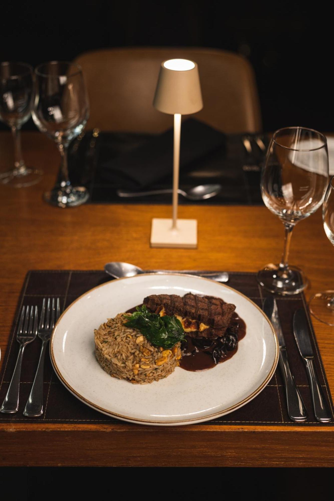 Ouro Minas Hotel Belo Horizonte, Dolce By Wyndham Buitenkant foto A plate of food